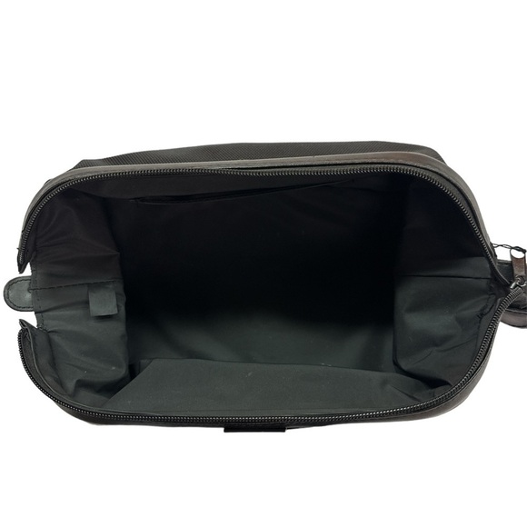 Stafford Dopp Men’s Black Tolietry Bag - Picture 2 of 6